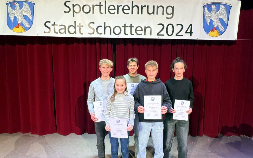 Die Radsport-Aktiven des TGV Schotten bei der Sportlerehrung der Stadt Schotten 2024